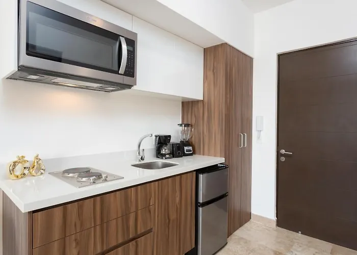 Bahay 42 A 1 Min De La Playa Y 5ta Av *