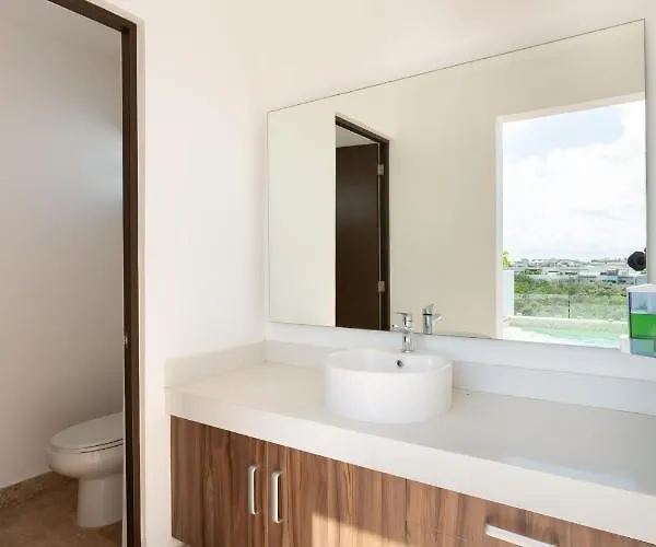 Bahay 42 A 1 Min De La Playa Y 5ta Av Apartamento